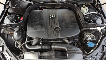 Mercedes-Benz 